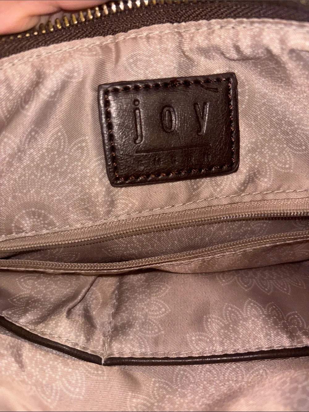 Joy Susan compact leather